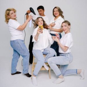 Профессиональная команда стилистов, косметологов и массажистов салона Beauty Kazakfilm. Высокая квалификация, авторские методики и индивидуальный подход.